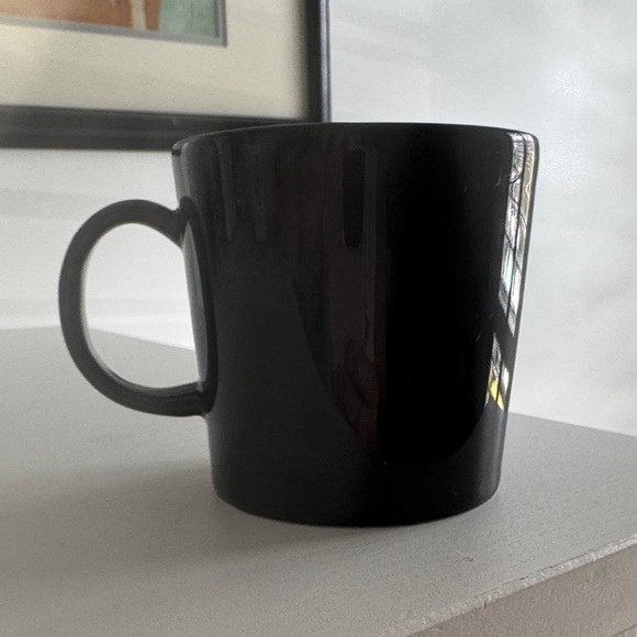 Iittala Teema Black Minimalist Coffee Mug - Picture 2 of 5